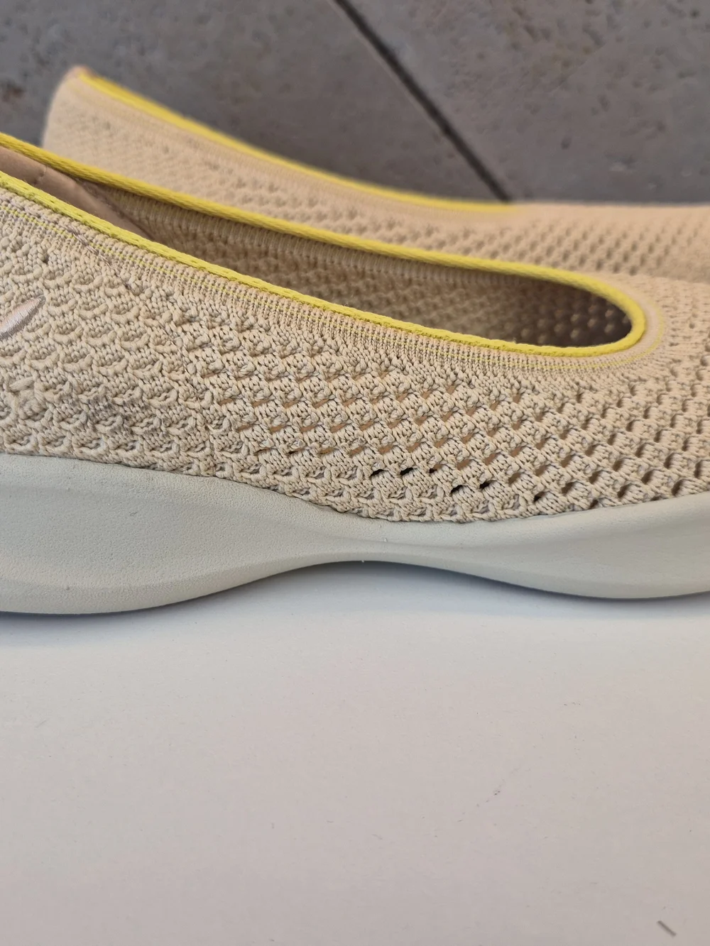 Vionic Women’s Beige Knit Slip-On Flats with Yellow Trim